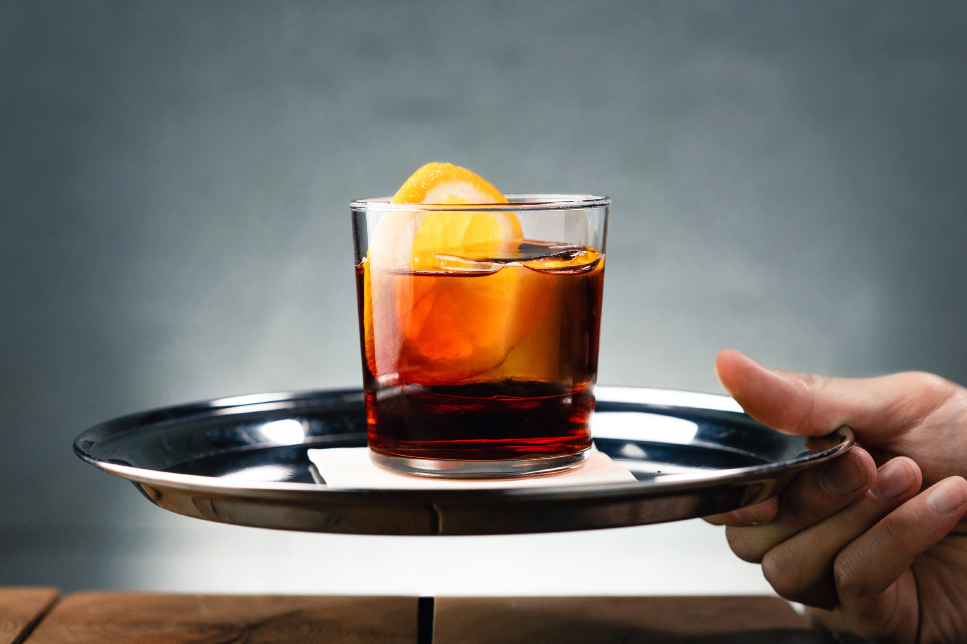 cócteles-con-vermut-negroni-sbagliato