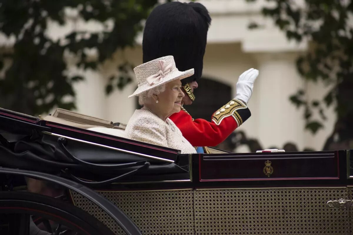 Reina Isabel II