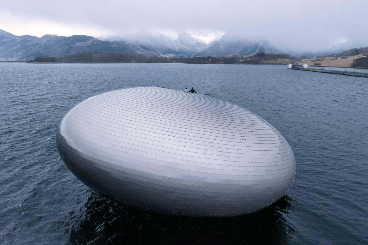 Espectacular restaurante en un fiordo noruego