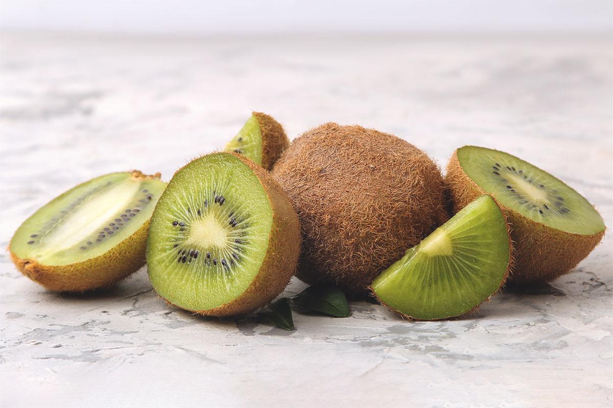 Cómo cortar un kiwi