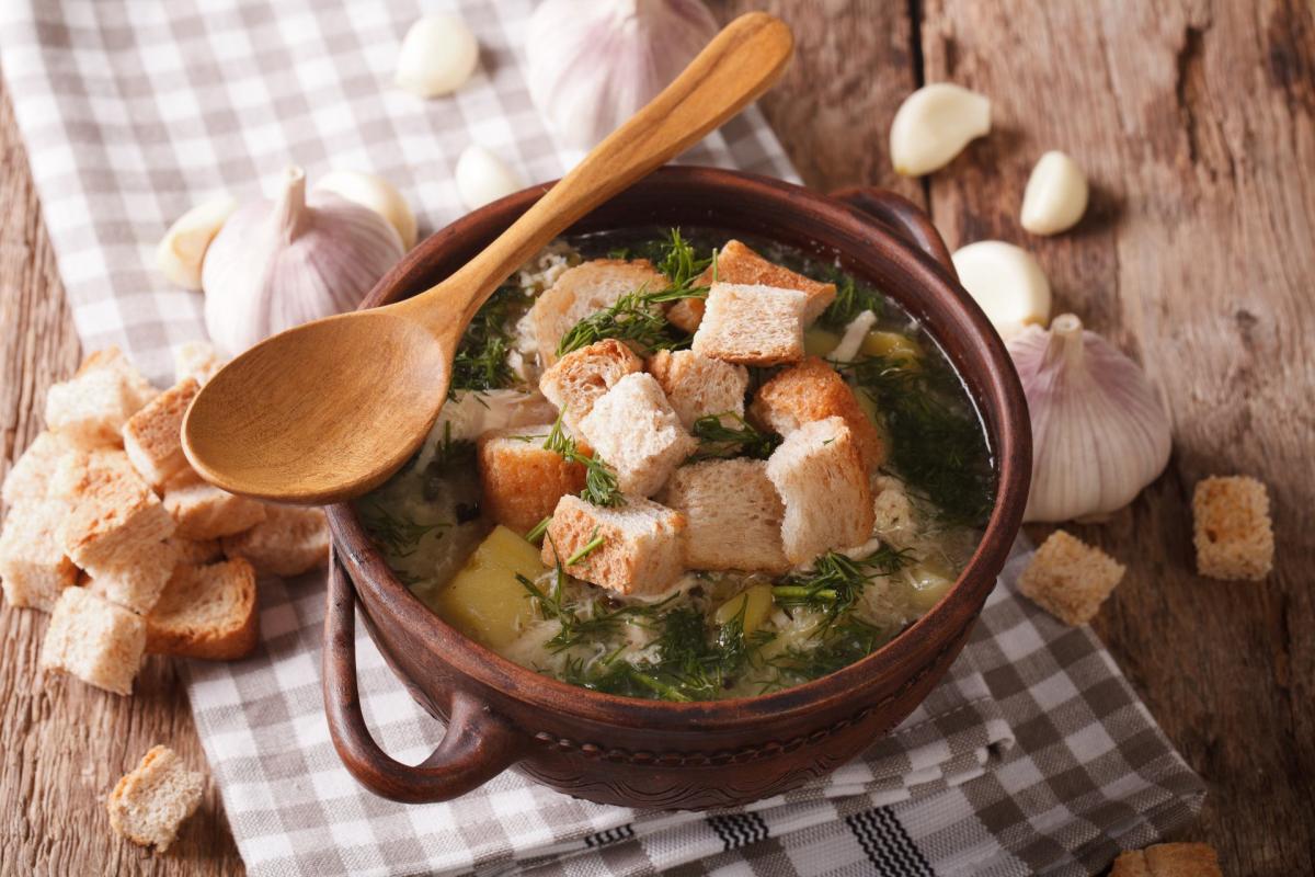 sopa-de-ajo-receta