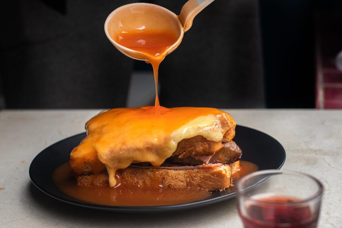 Francesinha de Oporto