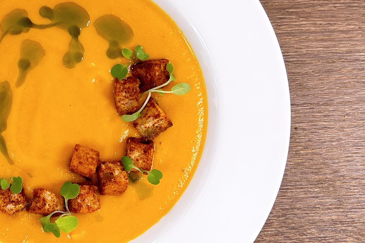 Sopa de tomate ahumado